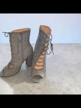 Chase + Chloe Gray Lace-Up Peep-Toe Block Heel Ankle Boots